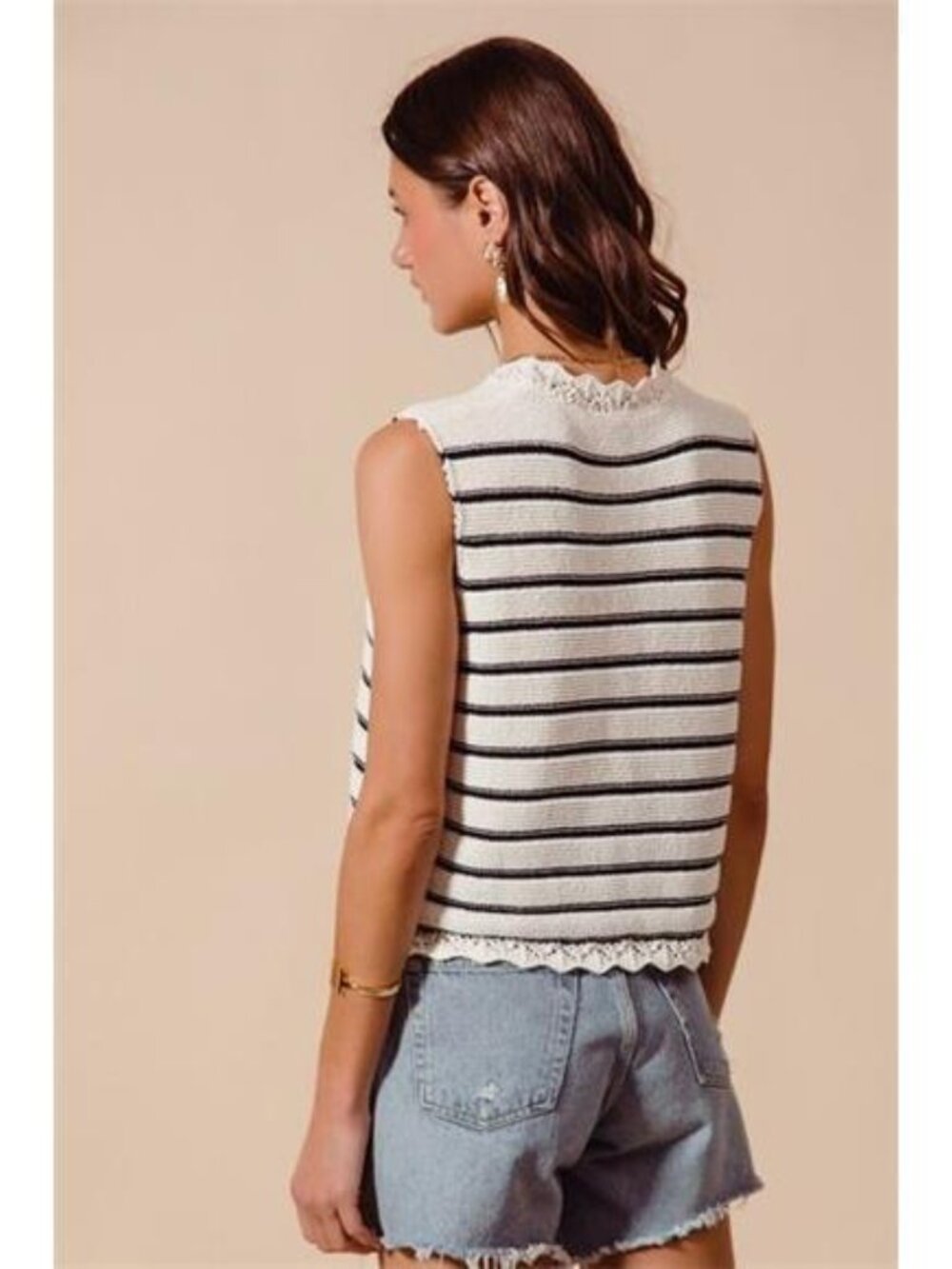 SO ME Buttoned Front Stripe Texture Knitted Sweater Vest - Picture 11 of 11